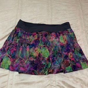 Lululemon Side pleats skirt